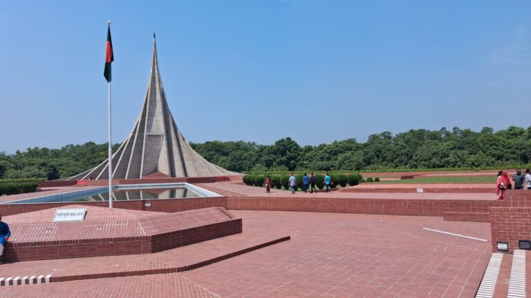 জাতীয় স্মৃতিসৌধ সাভার, ঢাকা