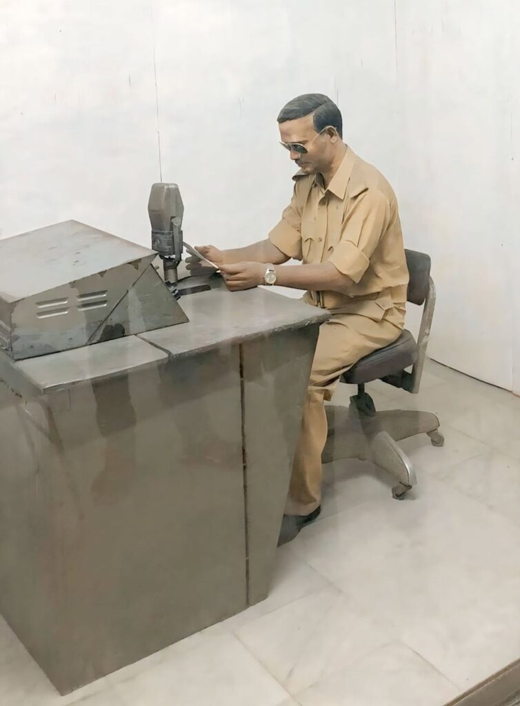 রাষ্ট্রপতি জিয়াউর রহমানের স্বাধীনতার ঘোষণা পাঠের দৃশ্যের প্রতিকৃতি