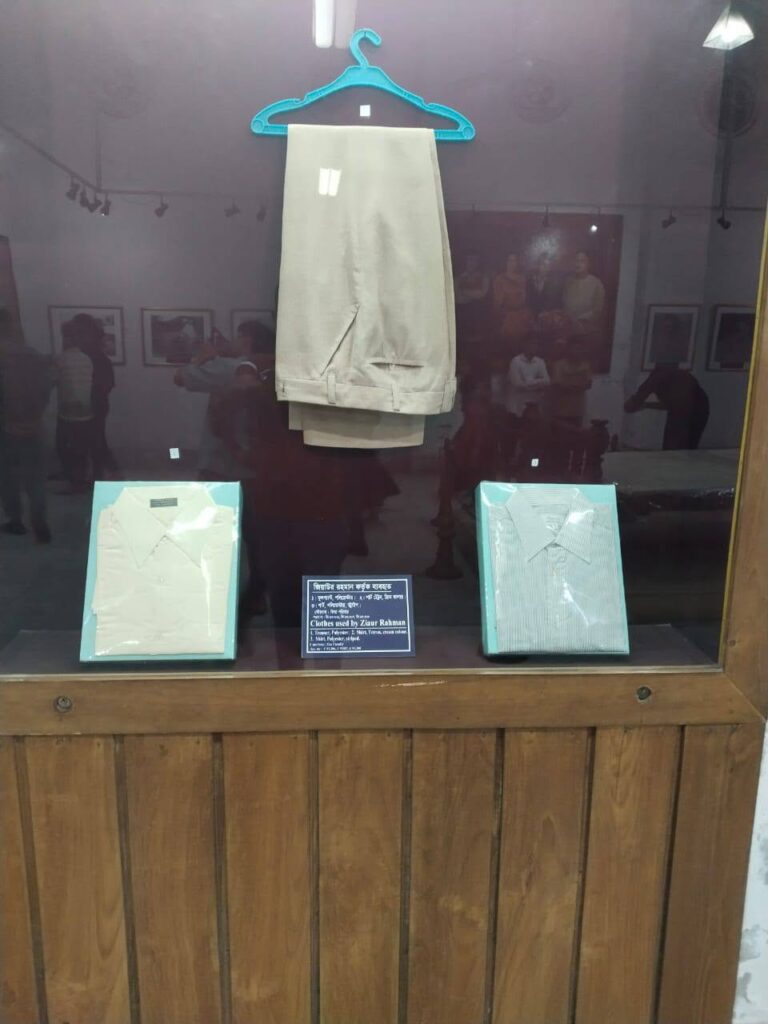 রাষ্ট্রপতি জিয়াউর রহমান কতৃক ব্যবহিত পোশাক